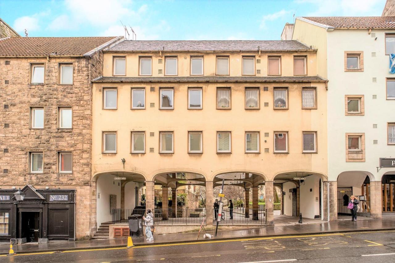 Charming Old Town 2 Bed Apt, 2Mins From Royal Mile Эдинбург Экстерьер фото